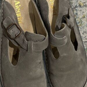 Alegra clogs